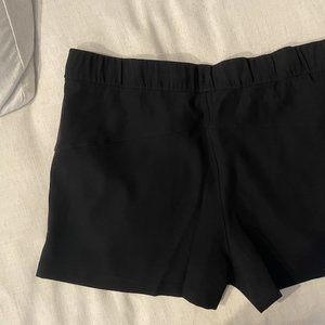 Lululemon On The Fly Short, Black, Size 14, NWT